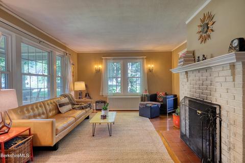 21 Whitehead Pl, Pittsfield, MA 01201 photo 5