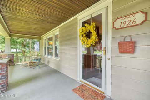 21 Whitehead Pl, Pittsfield, MA 01201 photo 3
