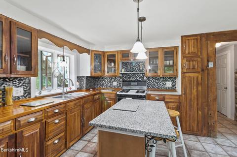 6 Hill St, Plainfield, MA 01070 photo 8