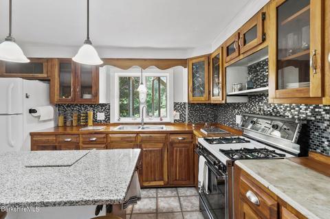 6 Hill St, Plainfield, MA 01070 photo 7