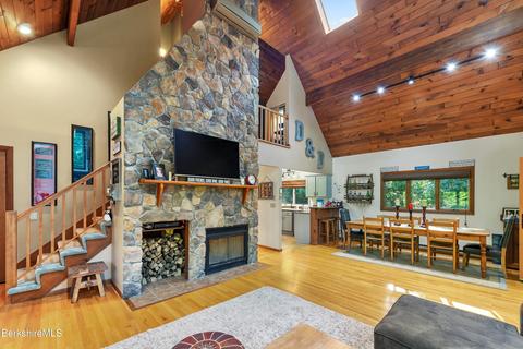300 Moose Dr, Lee, MA 01238 photo 11