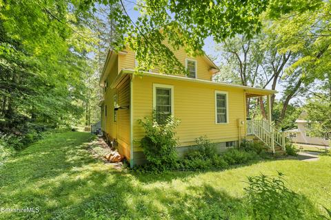 50 Circular Ave, Lee, MA 01238 photo 4