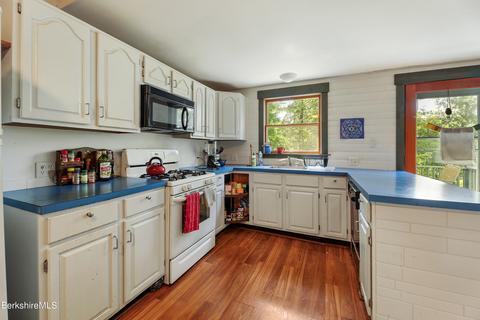 50 Circular Ave, Lee, MA 01238 photo 16