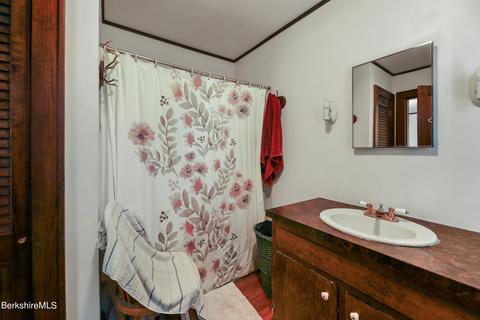 50 Circular Ave, Lee, MA 01238 photo 12