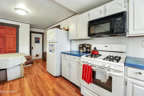 50 Circular Ave, Lee, MA 01238 photo 18