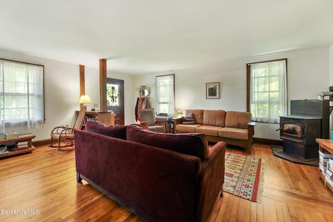 50 Circular Ave, Lee, MA 01238 photo 10