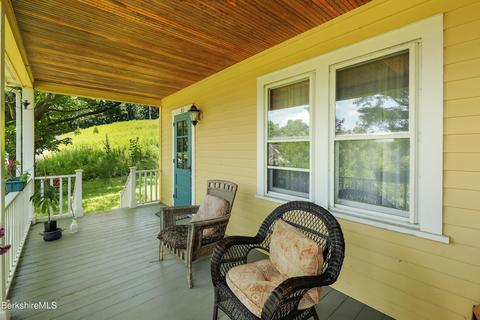 50 Circular Ave, Lee, MA 01238 photo 6