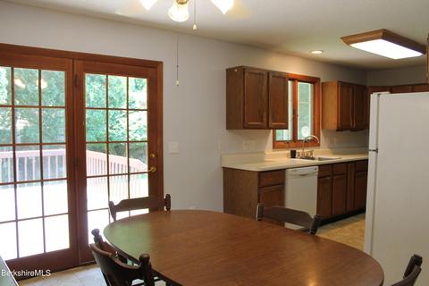 67 Howe Rd, Pittsfield, MA 01201 photo 7
