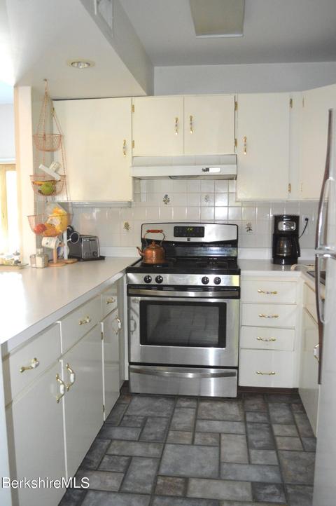 4 Rolling Hls # -1, Lenox, MA 01240 photo 8