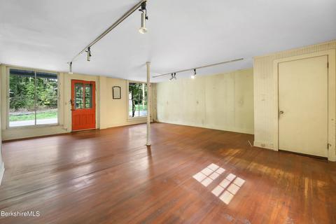 269 E Main St, Sheffield, MA 01222 photo 5