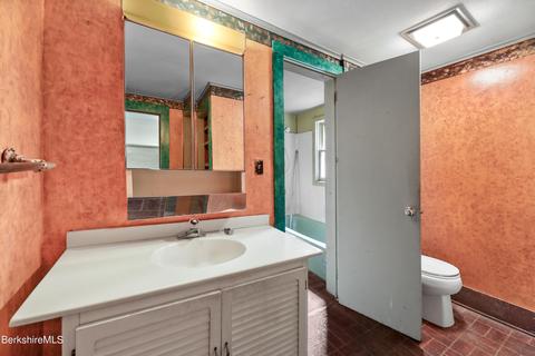 269 E Main St, Sheffield, MA 01222 photo 14