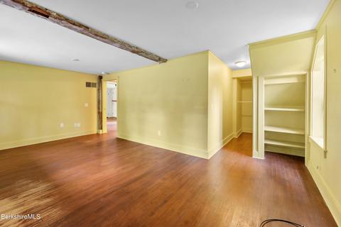 269 E Main St, Sheffield, MA 01222 photo 9