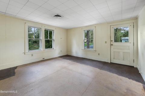 269 E Main St, Sheffield, MA 01222 photo 17