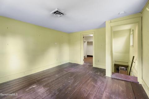 269 E Main St, Sheffield, MA 01222 photo 11