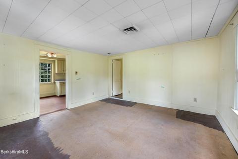 269 E Main St, Sheffield, MA 01222 photo 16