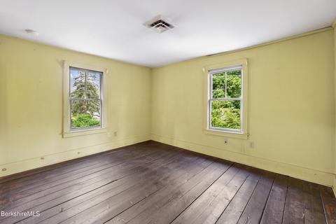 269 E Main St, Sheffield, MA 01222 photo 12