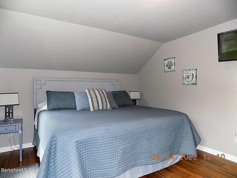 14 Elm St, Lenox, MA 01240 photo 18