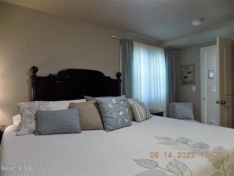 14 Elm St, Lenox, MA 01240 photo 11