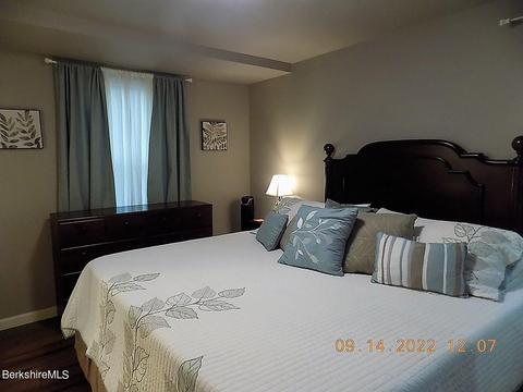 14 Elm St, Lenox, MA 01240 photo 12