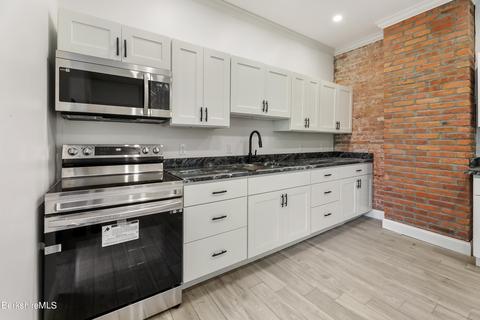 75 Appleton Ave, Pittsfield, MA 01201 photo 11