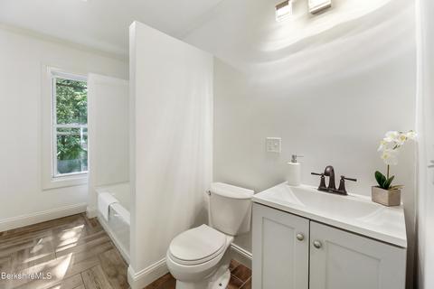 75 Appleton Ave, Pittsfield, MA 01201 photo 21