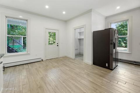 75 Appleton Ave, Pittsfield, MA 01201 photo 10