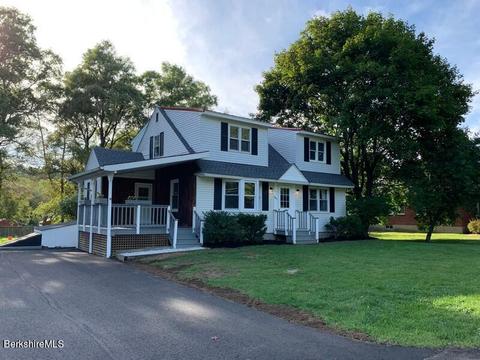 345 East St, Lee, MA 01238 photo 1