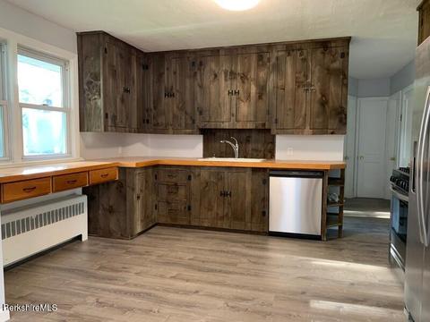 345 East St, Lee, MA 01238 photo 12