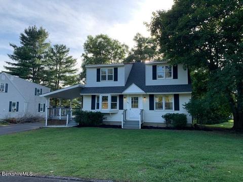 345 East St, Lee, MA 01238 photo 2