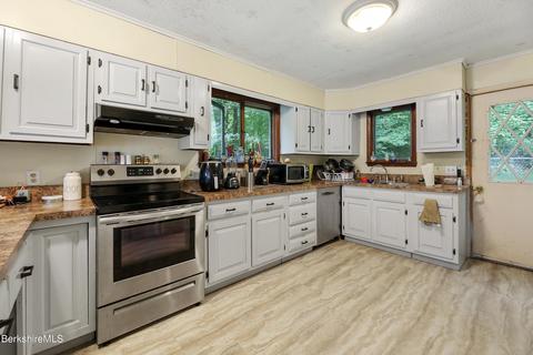 1240 Cape St, Lee, MA 01238 photo 5
