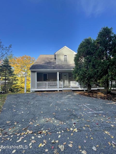 9201 Mountainside Dr, Hancock, MA 01237 photo 3