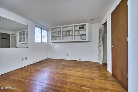59 Arnold Rd, Pelham, MA 01002 photo 15