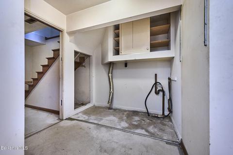 59 Arnold Rd, Pelham, MA 01002 photo 17