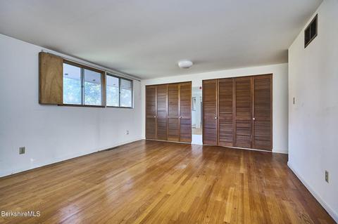 59 Arnold Rd, Pelham, MA 01002 photo 13