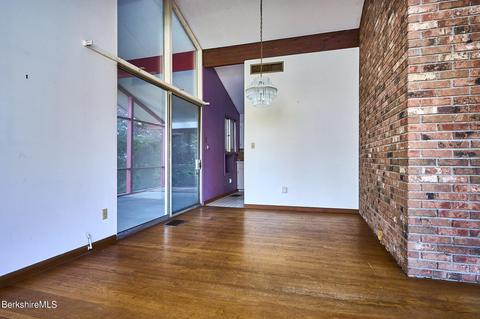59 Arnold Rd, Pelham, MA 01002 photo 5