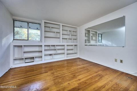 59 Arnold Rd, Pelham, MA 01002 photo 14