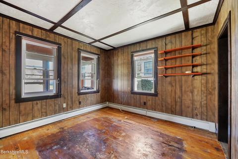 44 School St, Lee, MA 01238 photo 7