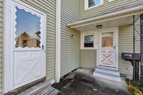44 School St, Lee, MA 01238 photo 3