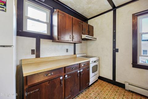 44 School St, Lee, MA 01238 photo 13