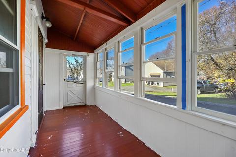44 School St, Lee, MA 01238 photo 4