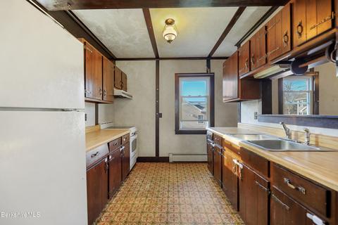 44 School St, Lee, MA 01238 photo 12