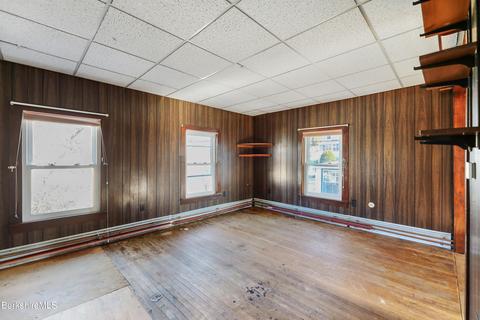 44 School St, Lee, MA 01238 photo 17