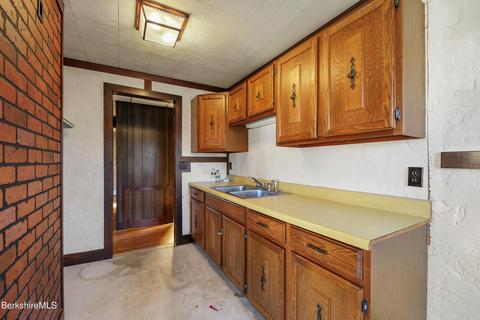 44 School St, Lee, MA 01238 photo 21