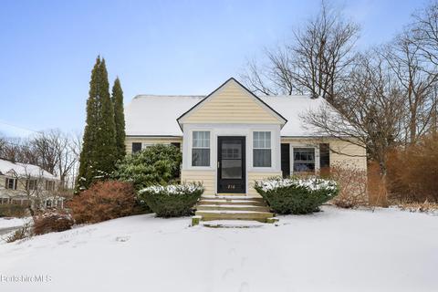 216 South St, Great Barrington, MA 01230