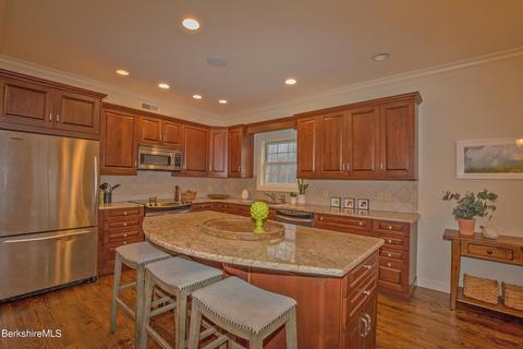 21 Highcrest Rd, Lenox, MA 01240 photo 12