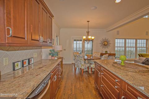 21 Highcrest Rd, Lenox, MA 01240 photo 10