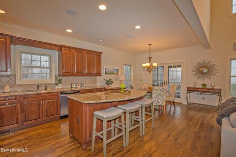 21 Highcrest Rd, Lenox, MA 01240 photo 9