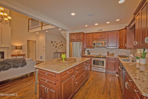 21 Highcrest Rd, Lenox, MA 01240 photo 11