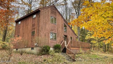 65 Elk Dr, Lee, MA 01238