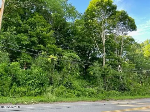 32 State Line Rd, West Stockbridge, MA 01266